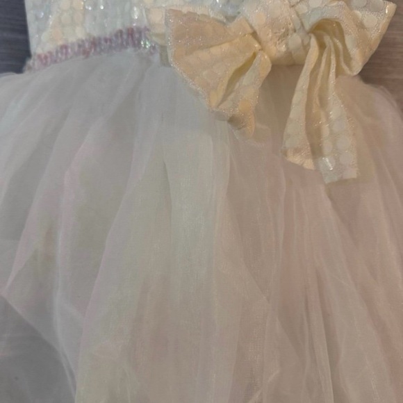 Elegant White Kids Dance Costume - Picture 2 of 9